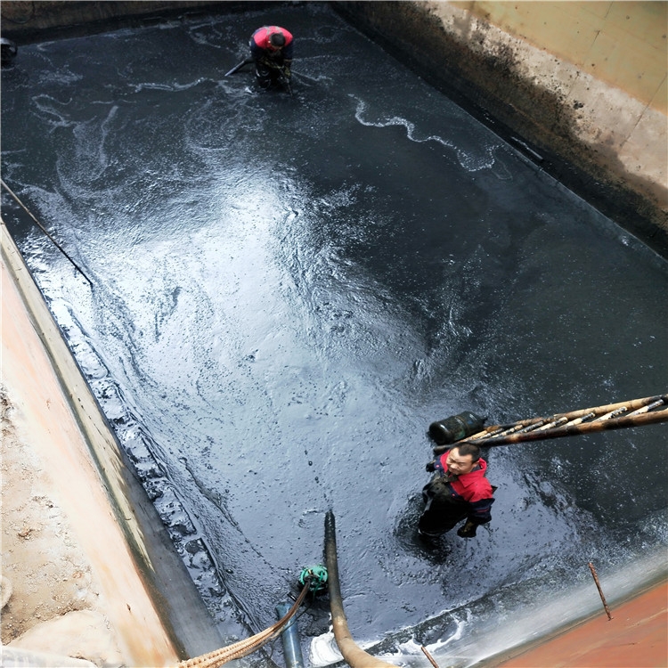 老街街道废水池清理