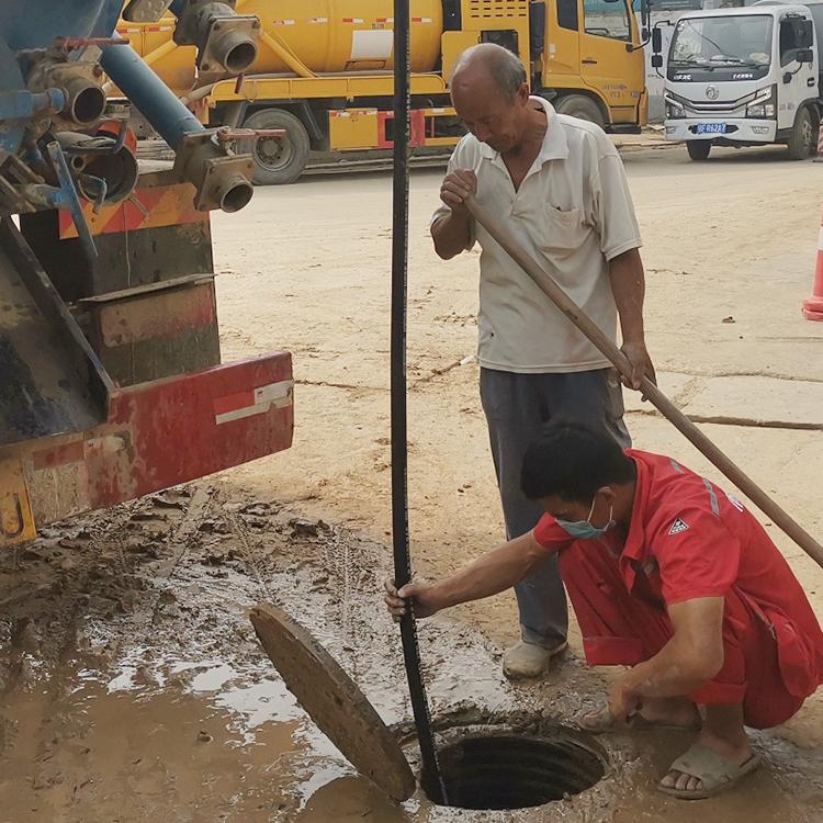 老街街道雨水管道清淤